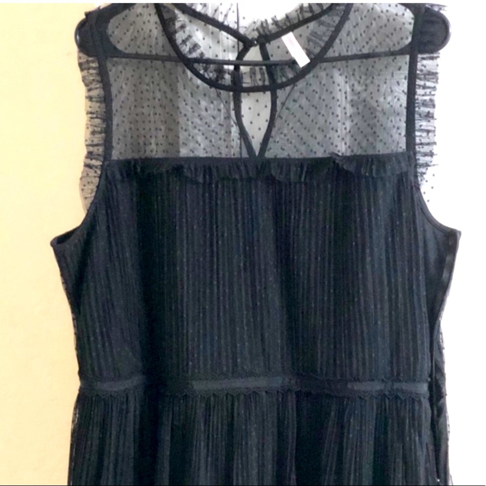 Black Sleeveless Dress